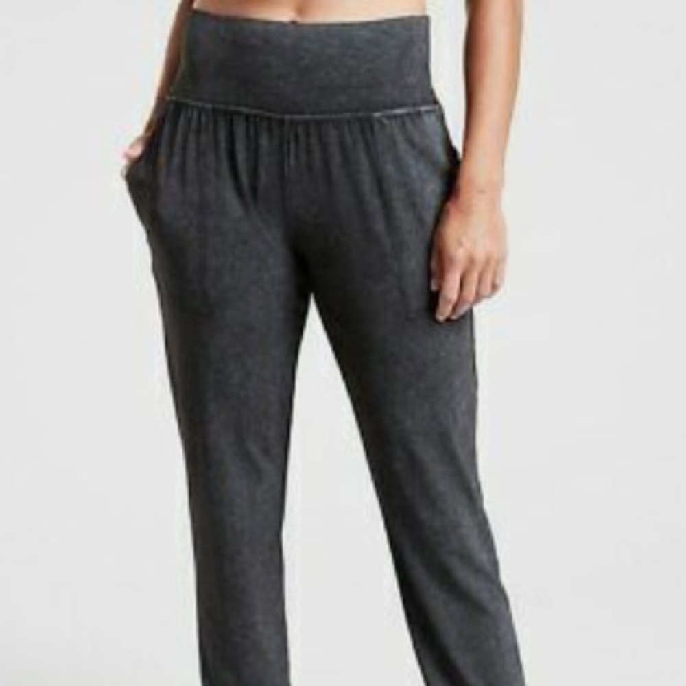 Salutation garment dye jogger